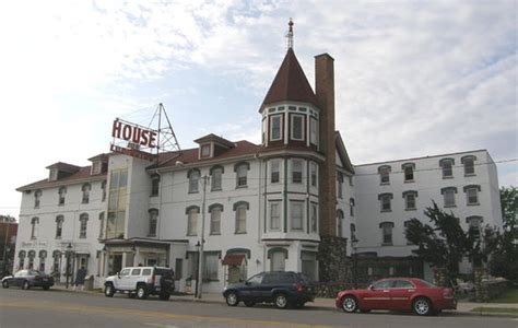 House of ludington - Book House of Ludington, Escanaba on Tripadvisor: See 77 traveler reviews, 42 candid photos, and great deals for House of Ludington, ranked #8 of 10 hotels in Escanaba and rated 3 of 5 at Tripadvisor. 